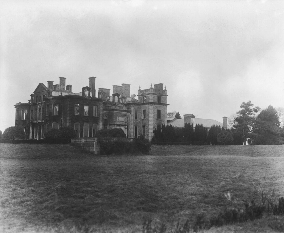 Book Review: Left Without a Handkerchief by Robert&nbsp;O’Byrne